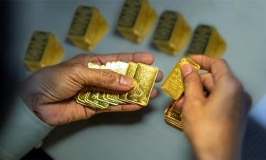 Giá vàng miếng SJC lập đỉnh mới.