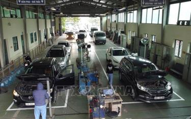 Một trung tâm đăng kiểm xe cơ giới tại Hà Nội.