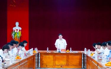 Quang cảnh buổi làm việc.