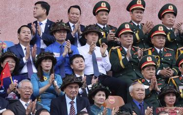 Bí thư Tỉnh ủy Đỗ Đức Duy cùng các đại biểu tham dự Lễ kỷ niệm 70 năm chiến thắng Điện Biên Phủ (7/5/1954 - 7/5/2024) được tổ chức trọng thể tại thành phố Điện Biên Phủ, tỉnh Điện Biên