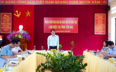 Quang cảnh buổi làm việc.