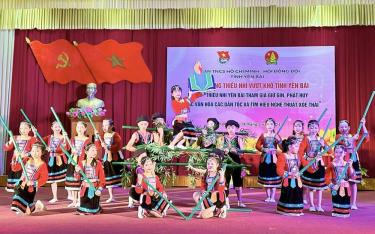 Hội thi Thiếu nhi Yên Bái với Nghệ thuật Xòe Thái thu hút đông đảo đội viên, thiếu niên, nhi đồng tham gia.