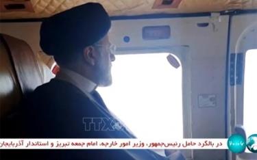Hình ảnh do đài truyền hình nhà nước Iran IRINN phát ngày 19/5/2024: Tổng thống Iran Ebrahim Raisi trên trực thăng trước khi gặp sự cố ở tỉnh Đông Azerbaijan, phía Tây Bắc Iran. (Ảnh tư liệu)