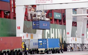 Cảng container ở Long Beach, California, Mỹ.
