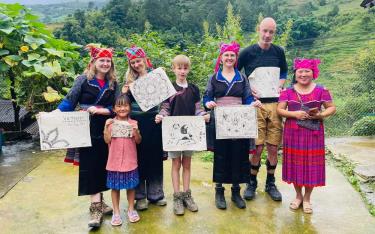 During the five-day holiday from April 30 to May 1, Mu Cang Chai District welcomed over 22,500 tourist arrivals, including 2,300 international visitors.