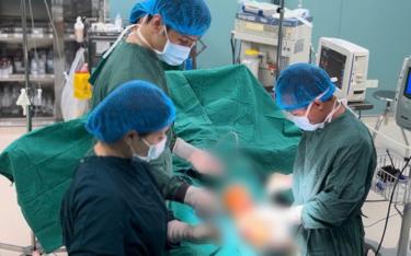 Tổng số ca tử vong trong ngày đầu nghỉ lễ là 236 người, bao gồm các trường hợp tử vong tại cơ sở y tế, trên đường đến bệnh viện và các ca tiên lượng xấu xin về.