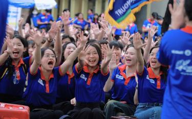Các đội hình tình nguyện tham gia tiếp sức mùa thi.