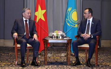 Tổng Bí thư Tô Lâm hội kiến Chủ tịch Thượng viện Kazakhstan Maulen Ashimbayev.
