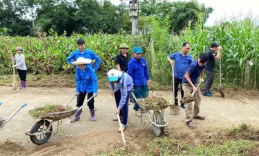 Tuổi trẻ Trấn Yên tham gia Ngày thứ Bảy cùng dân tại xã Quy Mông.