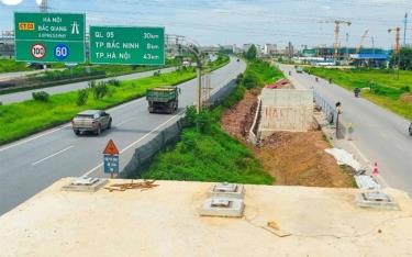 Tuyến đường bộ cao tốc Hà Nội-Bắc Giang hiện có lưu lượng phương tiện tiếp tục tăng đều với tốc độ khoảng 11% mỗi năm trong ba năm gần đây.