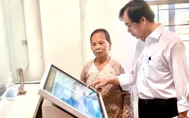 Hướng dẫn người dân làm thủ tục trực tuyến BHXH.