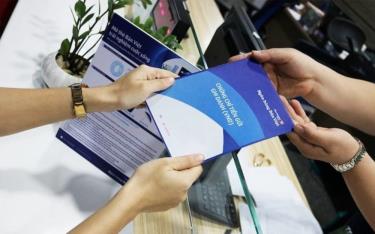Chứng chỉ tiền gửi do công ty tài chính phát hành chỉ được bán cho tổ chức. Ảnh minh hoạ