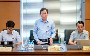 Đại biểu Nguyễn Quốc Luận – Phó trưởng Đoàn ĐBQH tỉnh Yên Bái tham gia đóng góp nhiều ý kiến sâu sắc vào dự thảo Luật Thanh tra.