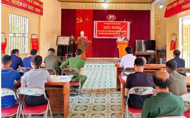 Nhân dân thôn Nậm Cưởm, xã Nậm Búng, huyện Văn Chấn cho ý kiến về việc sắp xếp đơn vị hành m88 m thể thao trên địa bàn tỉnh.