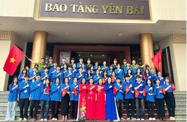 Tuổi trẻ Yên Bái thường xuyên đến Bảo tàng tỉnh để học về lịch sử, trân trọng giá trị văn hóa, bảo tồn giá trị truyền thống quý báu của dân tộc.