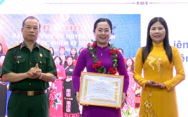 Ban Thường vụ Hội LHPN tỉnh đã tặng bằng khen đăng nhập dafabet tập thể Hội LHPN huyện Yên Bình.