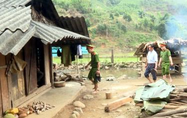 Công an chính quy về xã thường xuyên nắm địa bàn, góp phần giữ vững ổn định an ninh trật tự xã hội