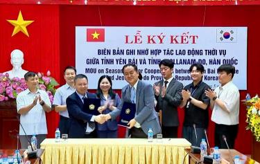 Lãnh đạo Sở Nội vụ tỉnh Yên Bái ký kết biên bản ghi nhớ với Văn phòng tỉnh Jeollanam-do, Cơ quan điều hành hòa nhập xã hội của Bộ Tư pháp Hàn Quốc  về việc hợp tác đưa người lao động tỉnh Yên Bái đi làm việc tại Hàn Quốc.