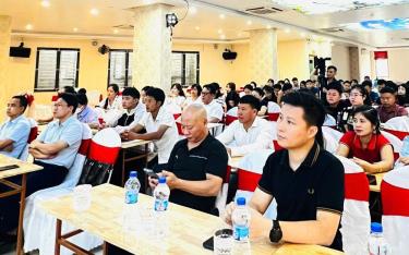 Các học viên tham gia lớp tập huấn.