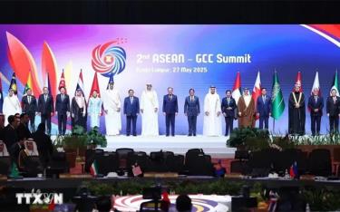 Thủ tướng Phạm Minh Chính cùng lãnh đạo các nước ASEAN và GCC tại Hội nghị Cấp cao ASEAN-GCC lần thứ hai.