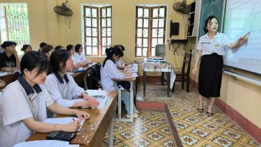 Thầy và trò Trường THPT Cảm Ân, huyện Yên Bình tập trung ôn luyện chuẩn bị tốt cho kỳ thi tốt nghiệp THPT 2025.