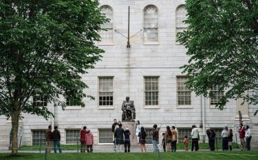Khuôn viên Đại học Harvard ở Cambridge, bang Massachusetts, Mỹ ngày 24/5/2025.