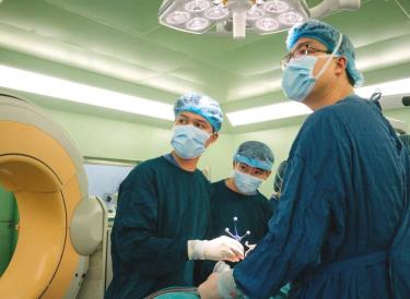 Ca phẫu thuật được chính xác hơn nhờ hệ thống dẫn đường không gian 3 chiều.