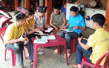 Tuyên truyền nâng cao nhận thức về bảo hiểm cho người dân tại huyện Trạm Tấu.