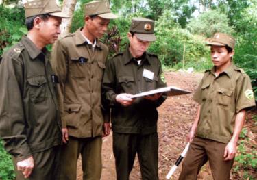 Công an xã Tân Nguyên (Yên Bình) triển khai kế hoạch giữ gìn an ninh cơ sở.
