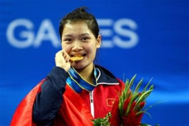 Lê Bích Phương với chiếc HC vàng quý giá tại Á vận hội Quảng Châu diễn ra ngày 25/11/2010.
