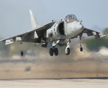 Máy bay phản lực lên thẳng Harrier.