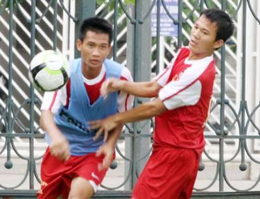 Đội tuyển Olympic Việt Nam tập nhẹ ngay sau khi trở về nước.