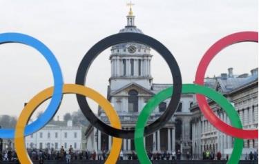 Vòng tròn biểu tượng Olympic London ở Anh.