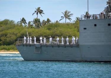 Tàu khu trục USS Gary (FFG 51) lớp Oliver Hazard Perry tiến vào vùng nước thuộc căn cứ hỗn hợp Trân Châu cảng-Hickam để hỗ trợ các hoạt động diễn tập.