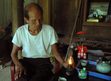 Chiếc đèn dầu là “người bạn đồng hành” dafabet link ông Lê Thế Hưng kể từ khi Nhà máy Thủy điện Thác Bà phát điện tới nay.
