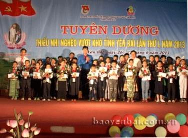 72 em thiếu nhi nghèo biết vươn lên trong học tập được tôn vinh tại lê tuyên dương.