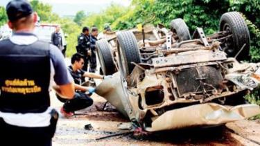 Hiện trường vụ đánh bom làm năm binh sĩ thiệt mạng tại Pattani hôm 24-5.