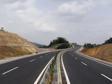 150/245 km cao tốc Nội Bài - Lào Cai đã hoàn thành.