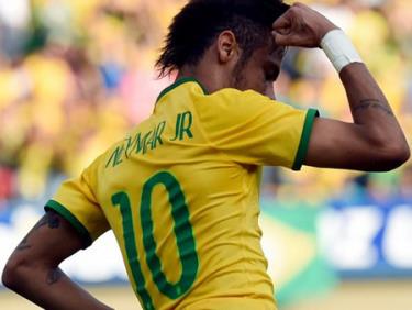 Neymar được người hâm mộ chủ nhà kỳ vọng sẽ tỏa sáng.