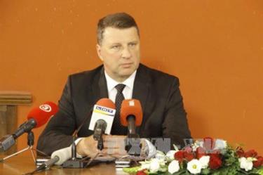 Tân Tổng thống Latvia Raimonds Vejonis trong cuộc họp báo sau khi được Quốc hội bầu chọn.