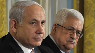 Tổng thống Mahmoud Abbas (phải) thất vọng về các cuộc thương lượng với chính quyền Thủ tướng Netanyahu (trái).