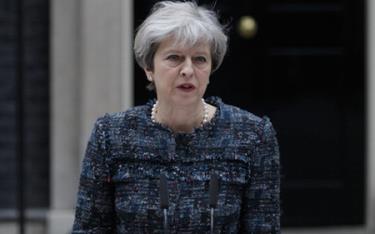 Thủ tướng Anh Theresa May thông báo bà sẽ thành lập một chính phủ mới để ổn định tình hình chính trị