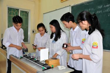 Một giờ thực hành của cô link dafabet trò Trường THPT thị xã Nghĩa Lộ.