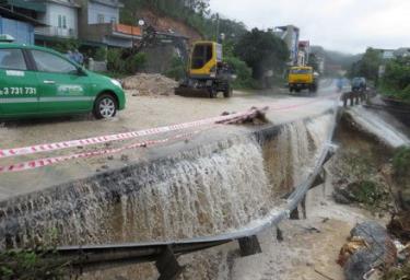 Triển khai nhiều biện pháp bảo vệ cầu đường trước mùa mưa lũ. Ảnh minh hoạ.