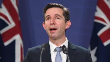 Bộ trưởng Thương mại Australia Simon Birmingham.