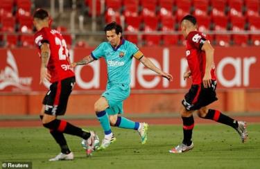 Messi đóng góp 1 bàn và 2 pha kiến tạo trong trận thắng đậm của Barca