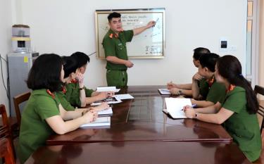 Ban chuyên án xây dựng phương án bắt giữ đối tượng phạm tội về ma túy.