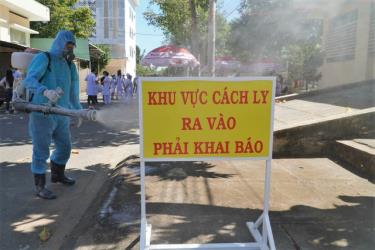 Công tác phun khử khuẩn tại nơi có bệnh nhân COVID-19