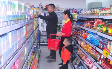 Hệ thống siêu thị Winmart+ trên địa bàn tỉnh dự trữ các mặt hàng thiết yếu, đáp ứng nhu cầu của người dân.