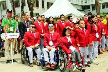 Đoàn Thể thao Người Khuyết tật Việt Nam tại Asian Para Games lần thứ 9 năm 2018 tham dự Lễ Thượng cờ. Ảnh (tư liệu)